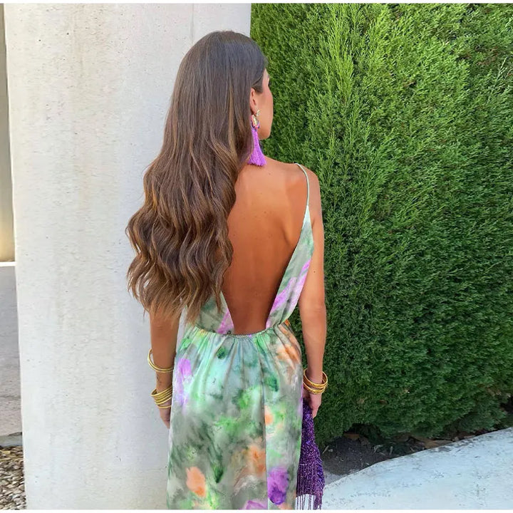 Sienna - Stilfull Maxi Kjole med Halo-Dye Print og Avtagbar Skjerf